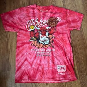 Mitchell & Ness Red‎ Chicago Bulls Tie-Dye 6 Time NBA World Champions Tee Size M